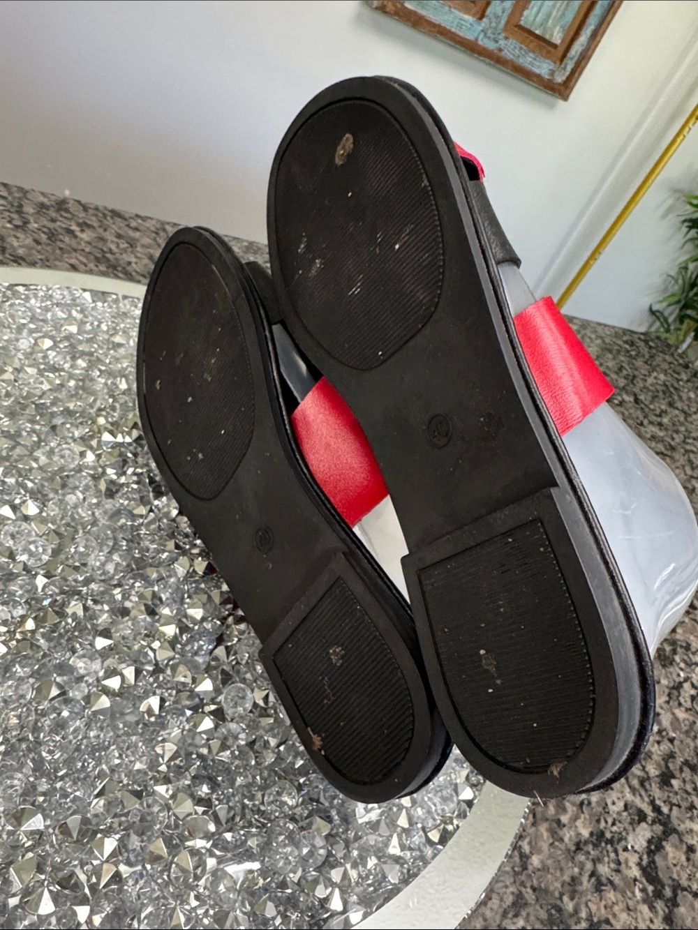 Red and Black criss cross vegan Leather Slide Sandals EUC 8.5 - Picture 6 of 9